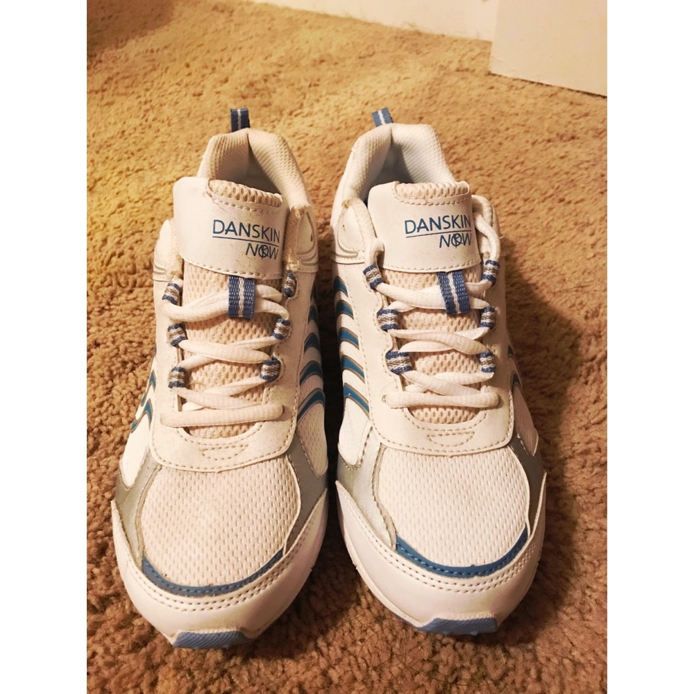 Danskin tennis shoes